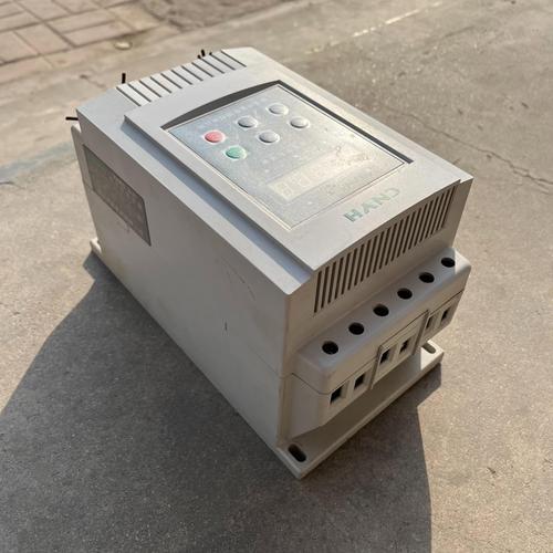 二台变频器控制二台电机速度用三个电位器接同步线路图