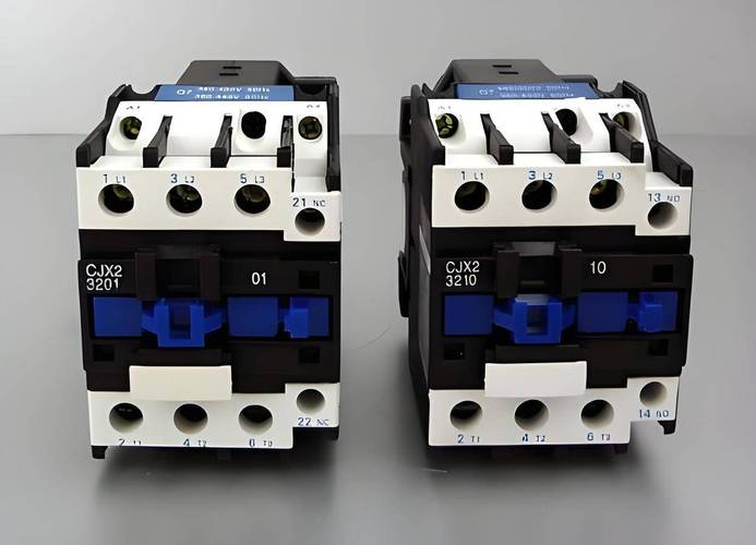 接触器在电气图中用什么符号表示?